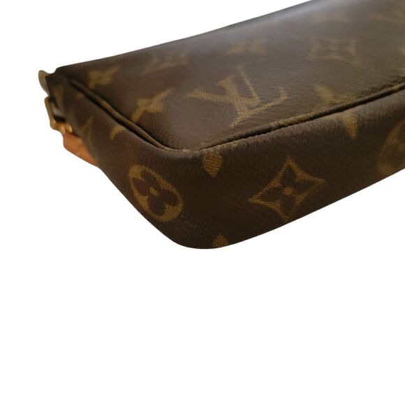 Louis Vuitton Monogram Pochette Accessories Handbag - Picture 15 of 16
